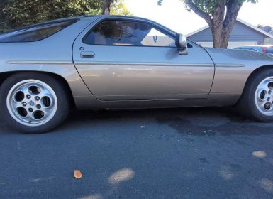 Porsche 928