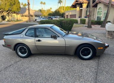 Porsche 944