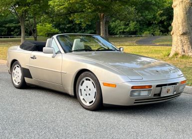 Porsche 944