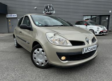 Achat Renault Clio 1.2i 16V - 75  III BERLINE Authentique PHASE 1 Occasion