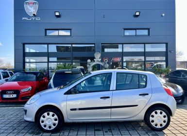 Renault Clio 1.4i - 16V 100 AUTHENTIQUE