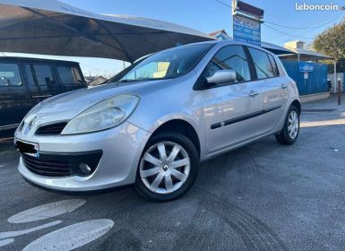 Renault Clio 3 1.6L 111CV BOÎTE AUTO