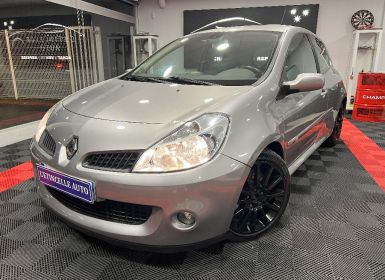 Renault Clio III  2.0 16V 200 Sport