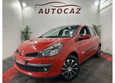 Achat Renault Clio III 1.2 16V 75 eco2 Rip Curl  Occasion