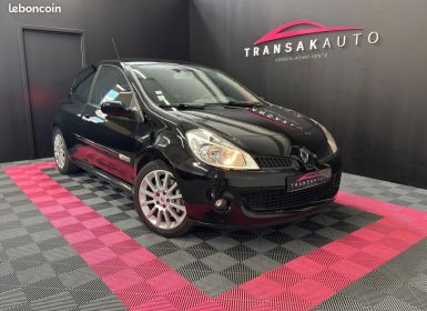 Renault Clio III 2.0L 16V 200ch Sport