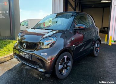 Smart Fortwo Coupé 90ch Perfect Twinamic BVA6 S&S 2 places 1ère main JA 15 Clim auto Accoudoir Ready to Share Peinture Marron-Noir clés Garantie 8 mois Renault Twi Occasion