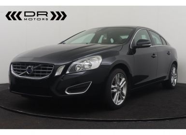 Volvo S60 T2 BENZINE MOMENTUM - LEDER NAVI