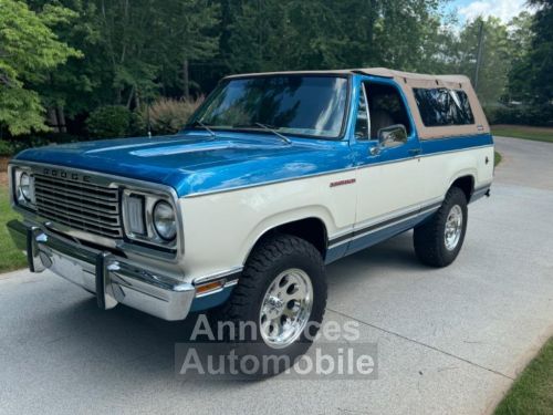 Annonce Dodge Ramcharger Ram Charger 383 factory a/c 2 tops frame off. No r 