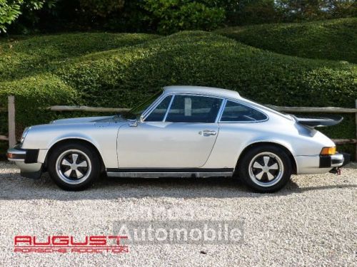 Porsche 911 - Photo 1