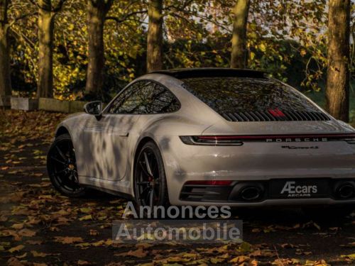 Porsche 911 - Photo 1