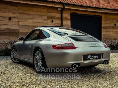 Porsche 911 - Photo 1