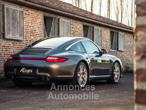 Porsche 911 - Photo 1