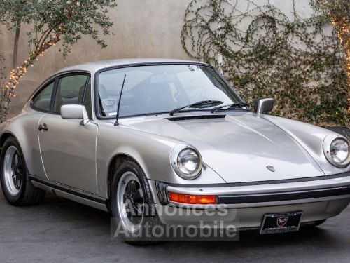 Porsche 911 - Photo 1