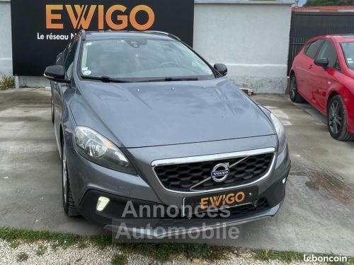 Annonce Volvo V40 CROSS-COUNTRY 2.0 D3 150 ch SUMMUM GEARTRONIC BVA DISTRI NEUVE