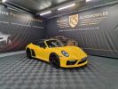 Porsche 992 PORSCHE 992 CARRERA 4S CABRIOLET JAUNE RACING – ÉCHAPPEMENT SPORT / SPORT DESIGN