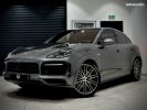 Voir l'annonce Porsche Cayenne COUPE E-HYBRID 3.0 V6 462 Ch PACK SPORTDESIGN JA22 TURBO CARBONE ACC MATRIX SIEGE 18 ATTELAGE APPROVED 12.2025 TOUTE OPTIONS