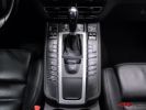 Annonce Porsche Macan TURBO Pack Chrono - Interieur Carbone - Sport Design Noir - Exterieur Noir - Jantes 21 911 Turbo - Entretien