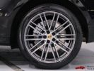 Annonce Porsche Macan TURBO Pack Chrono - Interieur Carbone - Sport Design Noir - Exterieur Noir - Jantes 21 911 Turbo - Entretien