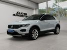 Voir l'annonce Volkswagen T-Roc Vokswagen T ROC 1.5 TSI SPORT 150CH GPS-LED-VIRTUAL-JANTES 18-SEMI CUIR-CARPLAY-WHITE SILVER