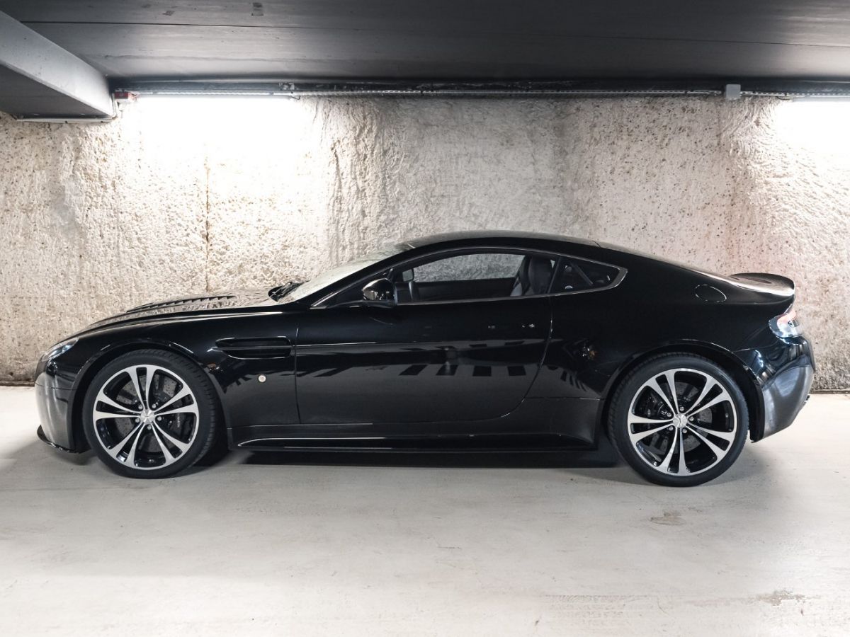 Aston Martin V12 Vantage Carbon Black Edition V12 6.0 517 - photo 6