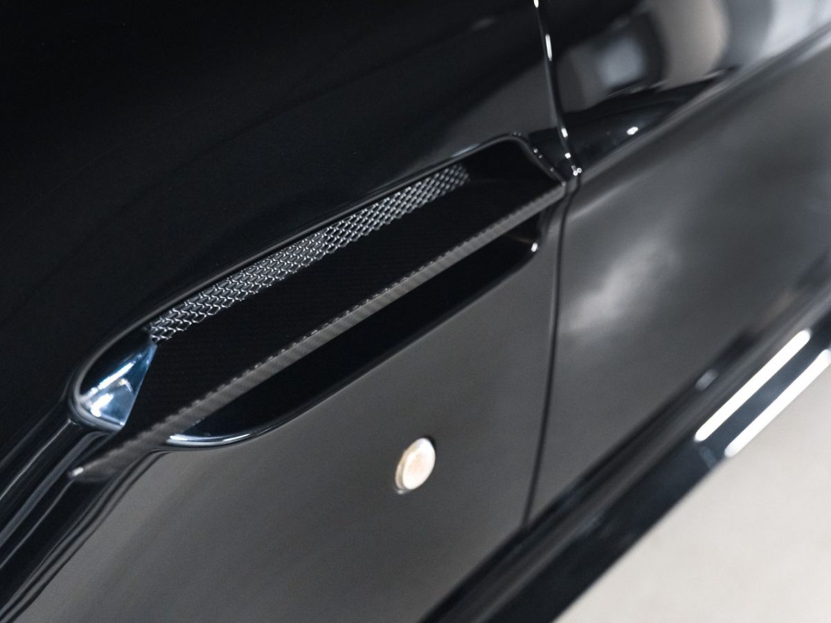 Aston Martin V12 Vantage Carbon Black Edition V12 6.0 517 - photo 8