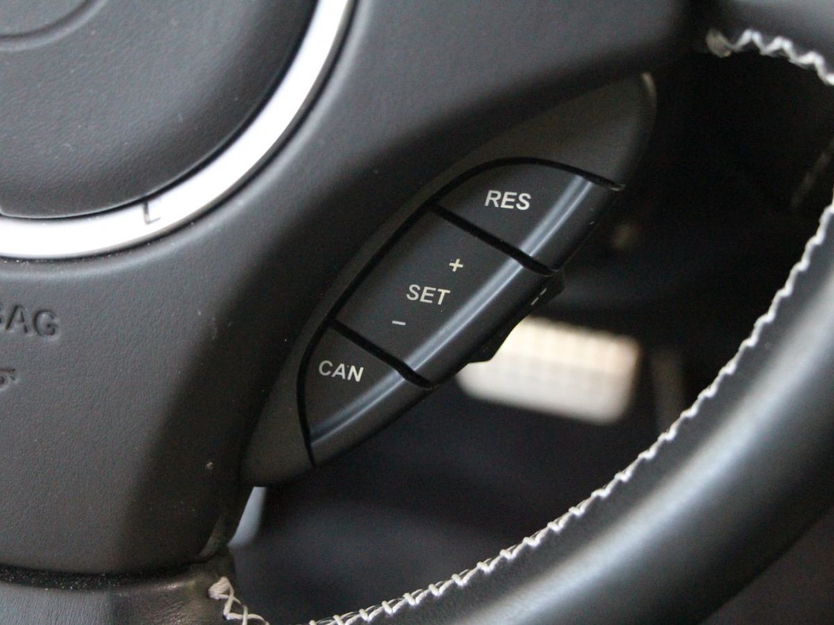 Aston Martin V8 Vantage S Coupe Sportshift II - photo 15