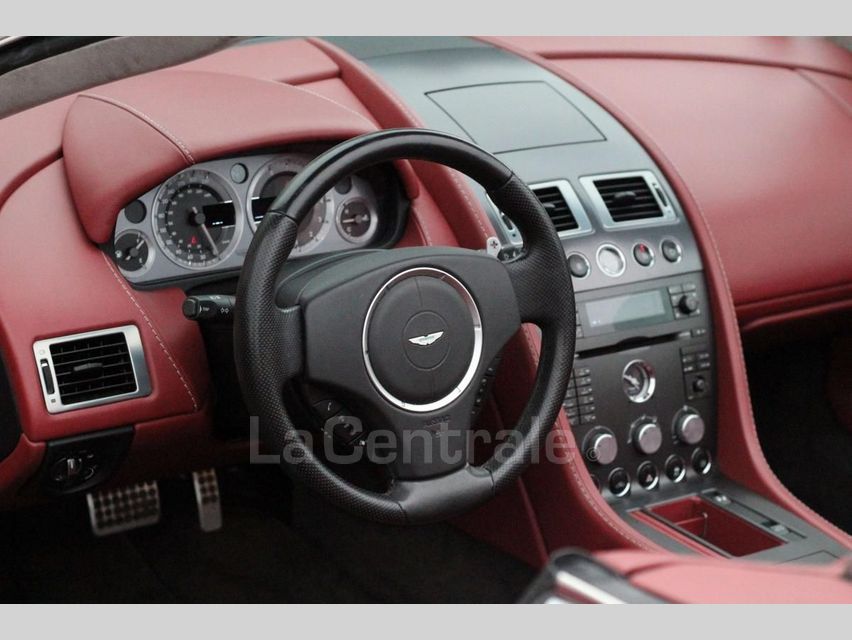 Aston Martin V8 Vantage VOLANTE ROADSTER 4.3 390 BVA6 - photo 17