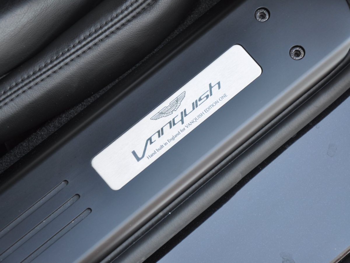 Aston Martin Vanquish V12 Touchtronic II - photo 23
