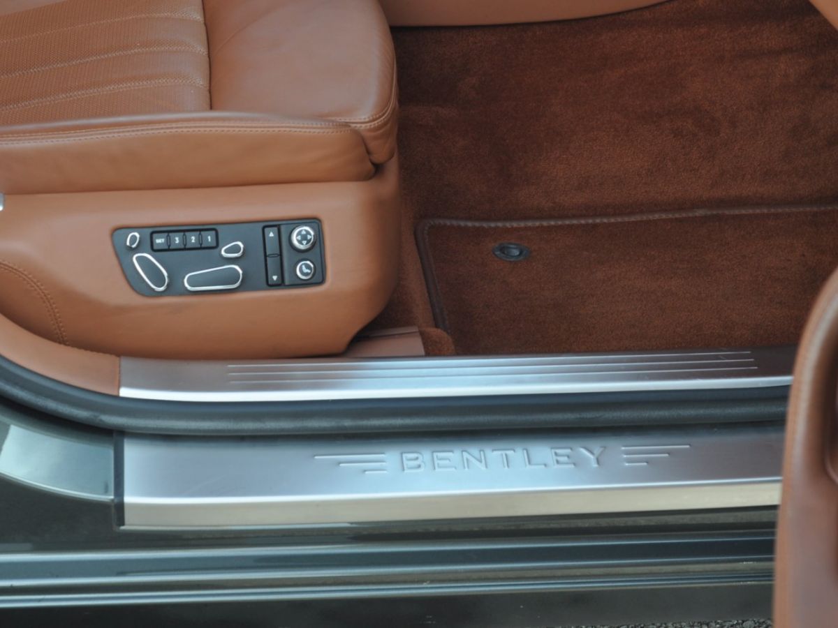 Bentley Continental Flying Spur 6.0 W12 - photo 26