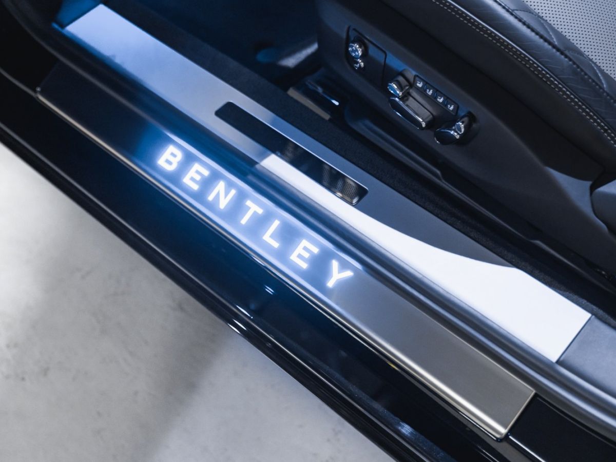 Bentley Continental GT W12 6.0 Mulliner - photo 24