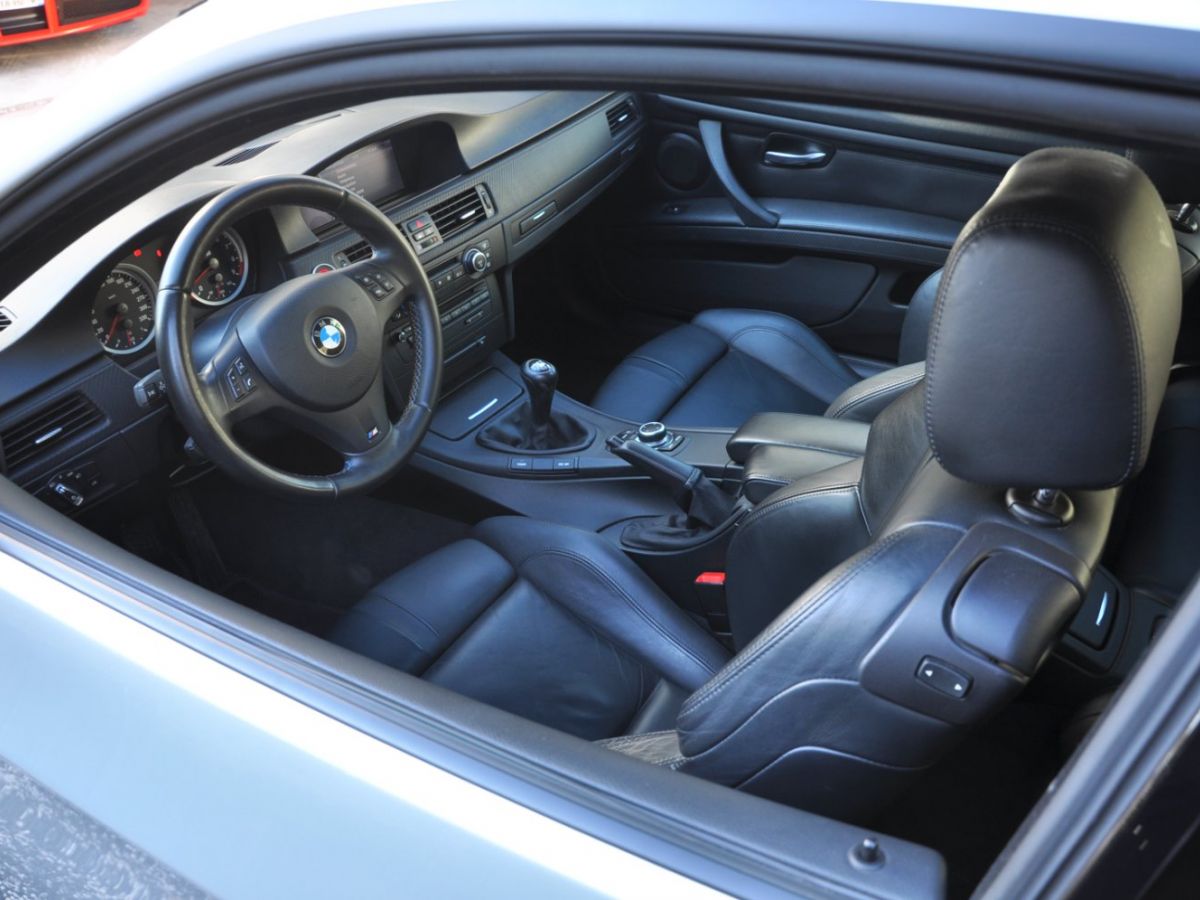 BMW Série 3 M3 E92 V8 BVM - photo 17