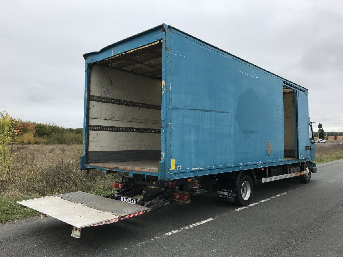 Camion Porteur Renault Midlum Caisse Fourgon + Hayon élévateur 180.12 B ...