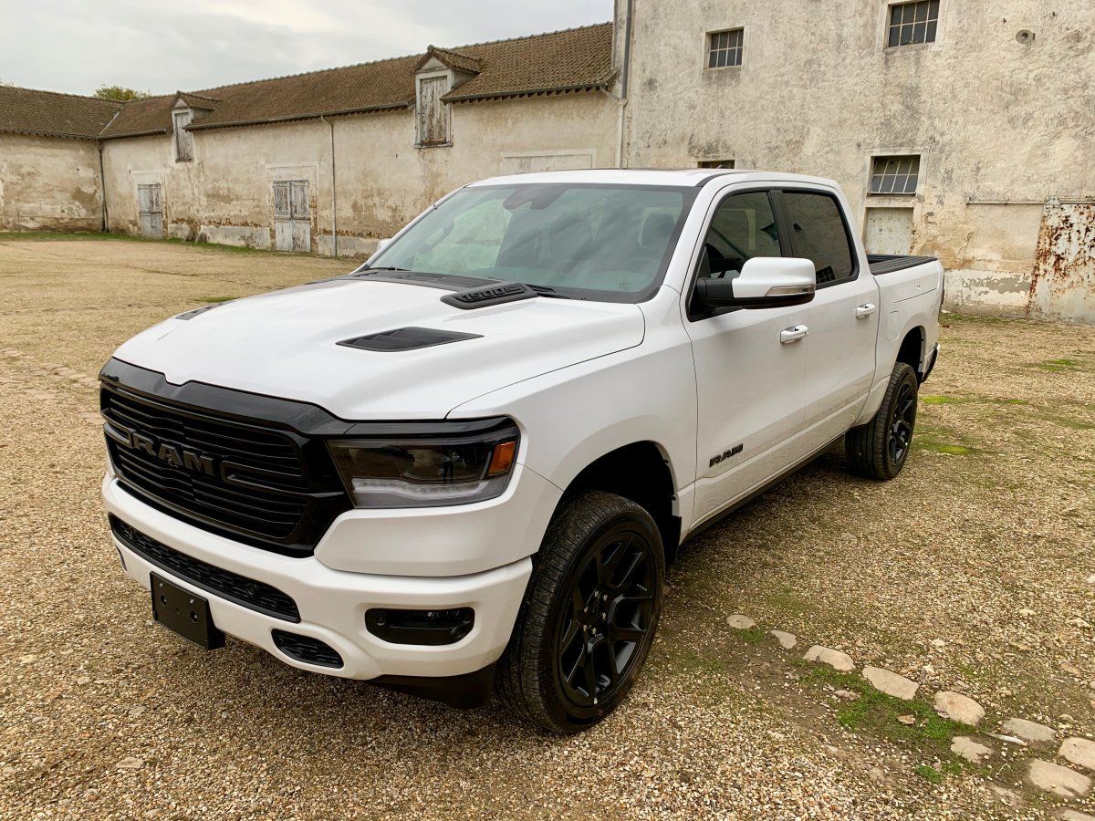 Dodge Ram LARAMIE SPORT NIGHTEDITION 2020 TAILGATE, PAS D