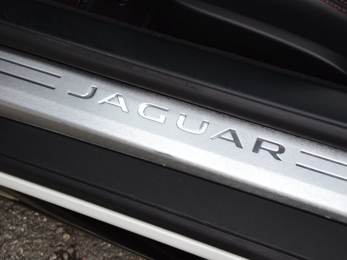Jaguar F-Type V8 R 5.0 550 Suralimente - photo 17