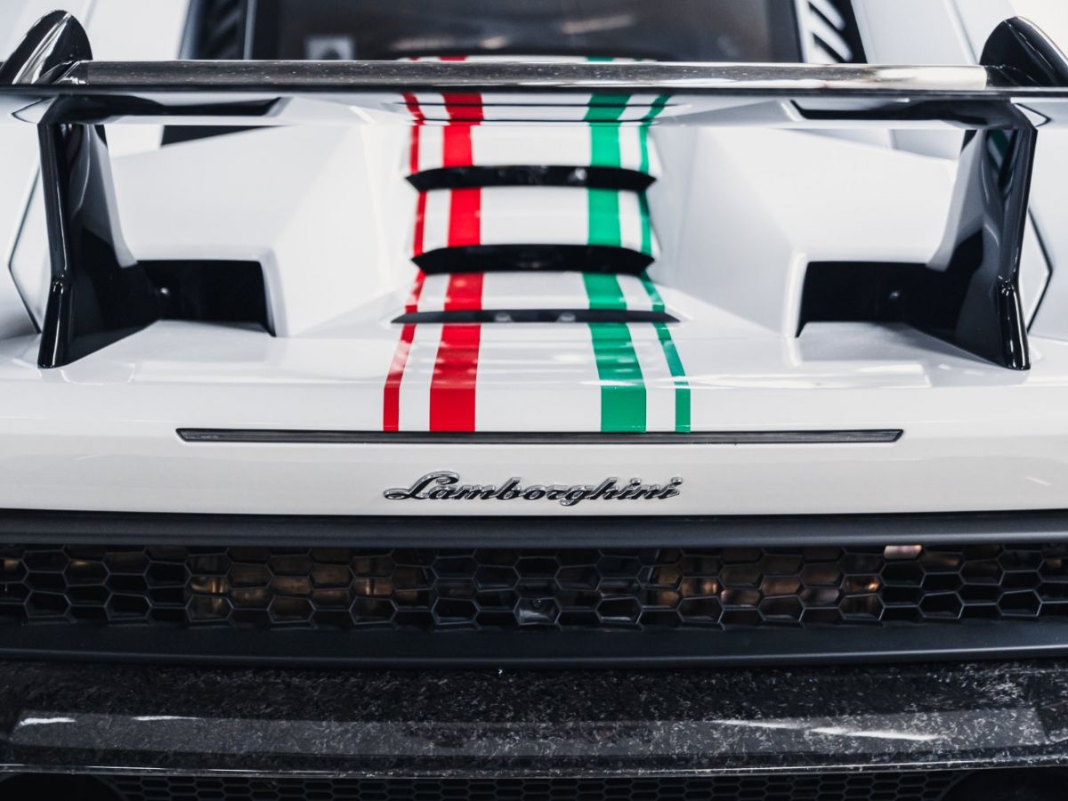 Lamborghini Huracan LP 640-4 PERFORMANTE Blanc - 14
