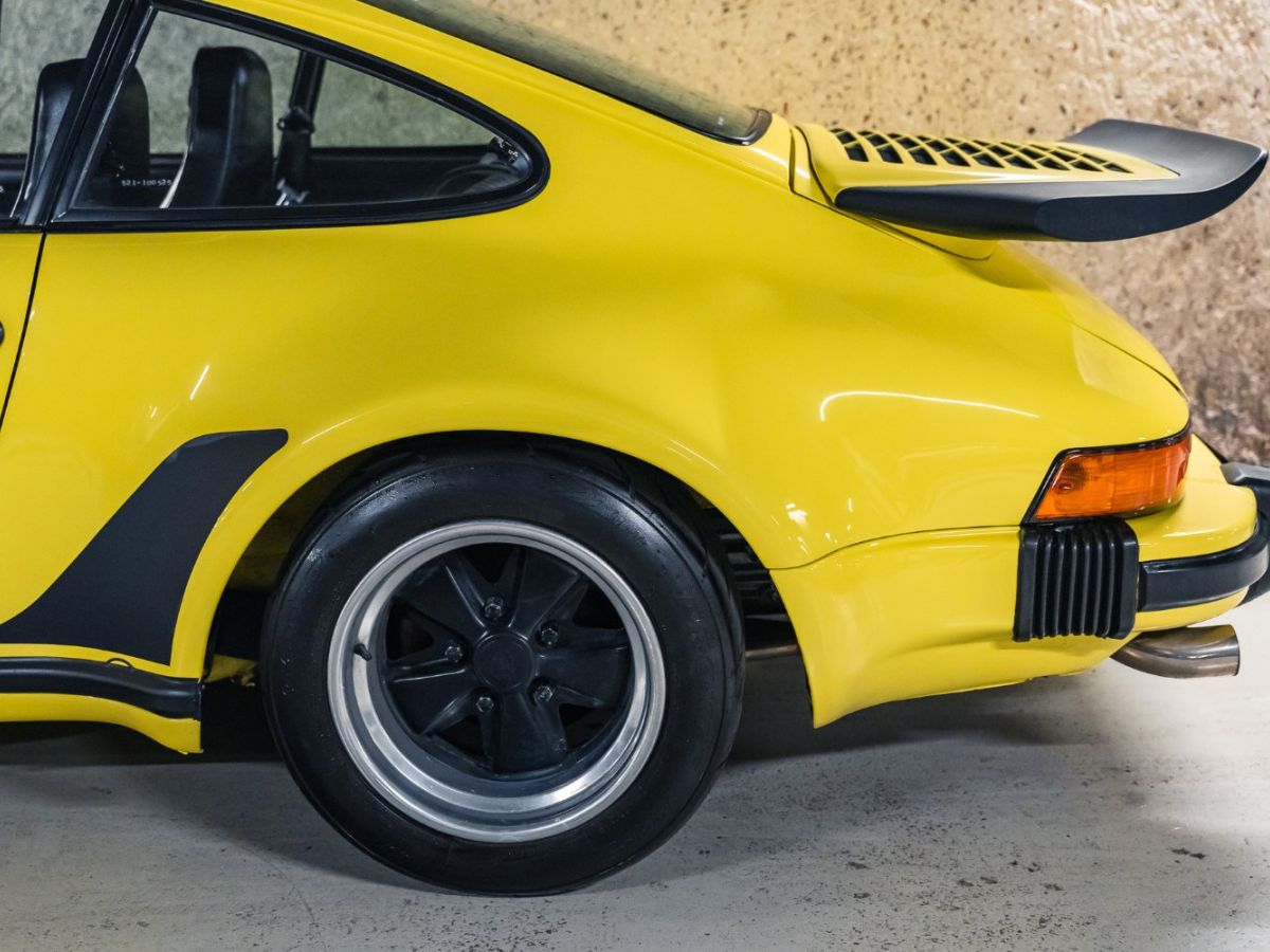 Porsche 911 2,7 Light Yellow - photo 12