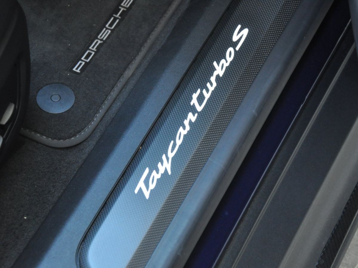 Porsche Taycan Turbo S Bleu Foncé - 27