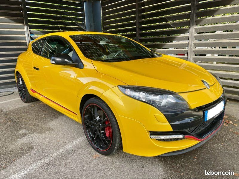3RS2] Pommeau de vitesse référence Mégane 3 RS couture jaune. - Clio RS  Concept ®