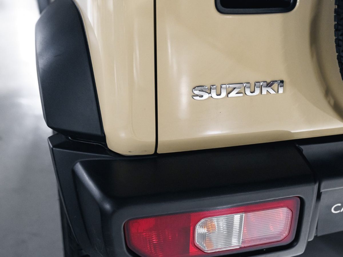 Suzuki Jimny (II) UTILITAIRE 1.5 VVT 102 PRIVILEGE - photo 17