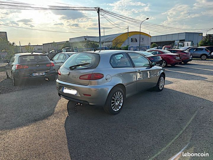 Alfa Romeo 147 1.6 120CH SELECTIVE 5P Beige - 5