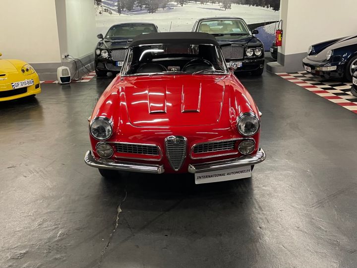 Alfa Romeo 2000 SPIDER TOURING SUPERLEGGERA Rouge - 2