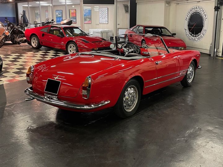 Alfa Romeo 2000 SPIDER TOURING SUPERLEGGERA Rouge - 12