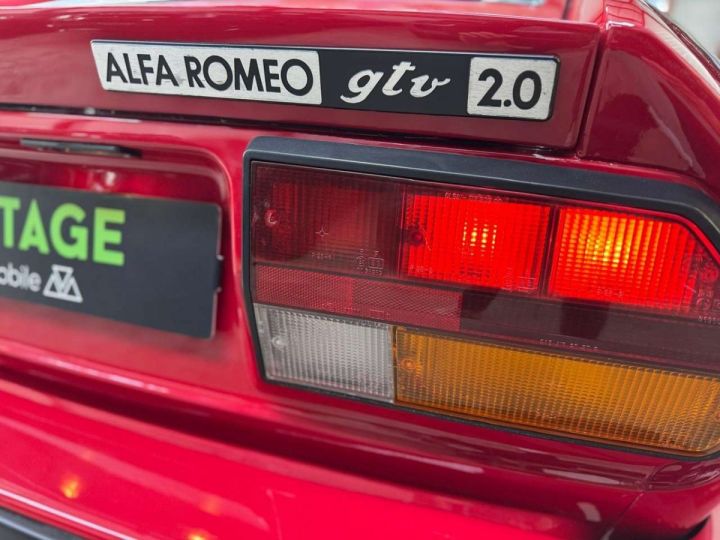 Alfa Romeo Alfetta GTV 2.0 Rouge - 14