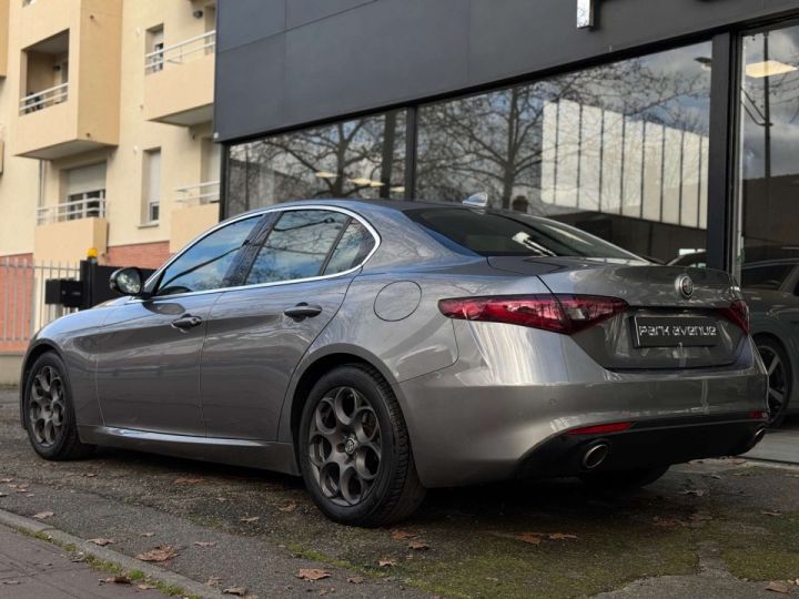 Alfa Romeo Giulia 2.2 JTD 180CH SUPER Gris F - 7