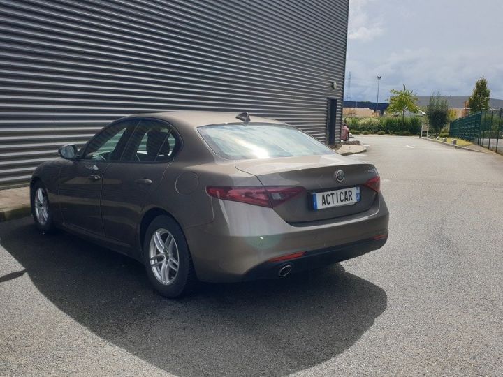 Alfa Romeo Giulia ii 2.2 136 basis bv6 Bronze Occasion - 16