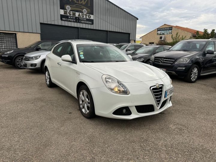 Alfa Romeo Giulietta 1.6 jtdm 105 ch dsitinctive business Blanc - 1