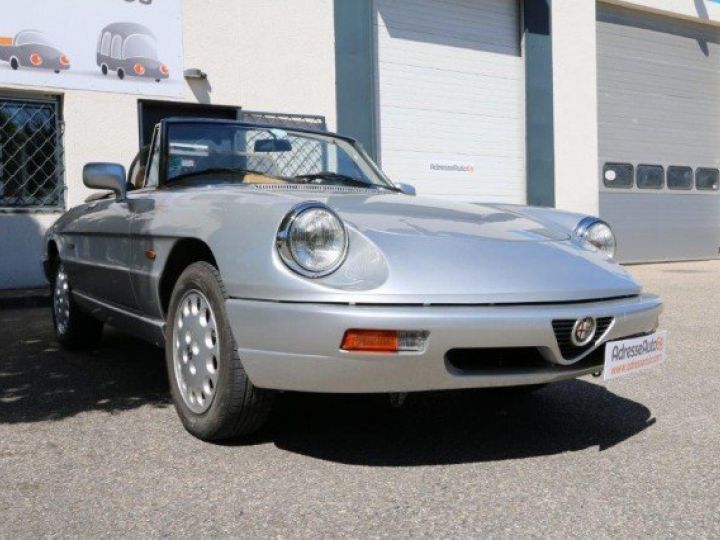 Alfa Romeo Spider 2.0i 126CV      Essence GRIS METAL - 1