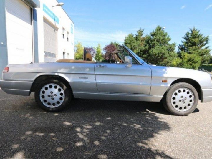 Alfa Romeo Spider 2.0i 126CV      Essence GRIS METAL - 15