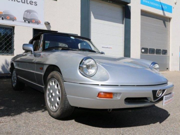 Alfa Romeo Spider 2.0i 126CV      Essence GRIS METAL - 27