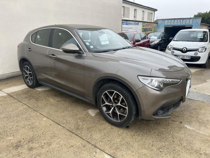 Alfa Romeo Stelvio 2.2 D - 210 - BVA Sport Edition Q4 PHASE 1 Marron métallisé - 1